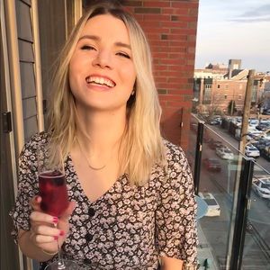 Meet your Posher, Caroline